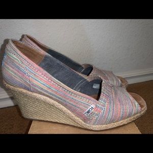 Toms wedges